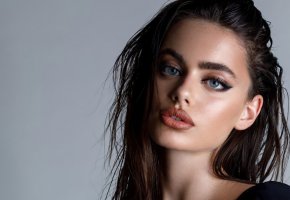  Yael Shelbia,  ,  , 